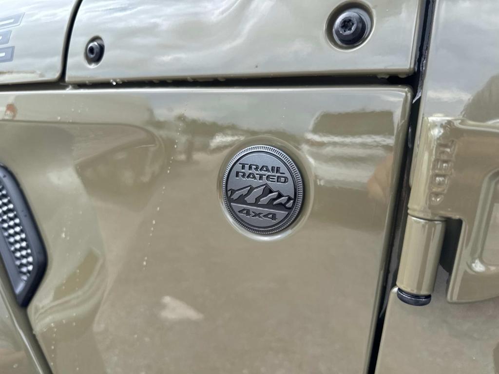 new 2025 Jeep Gladiator car, priced at $45,459