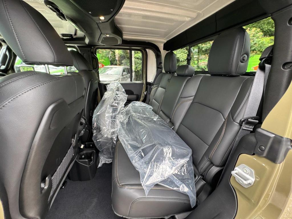 new 2025 Jeep Gladiator car, priced at $45,459