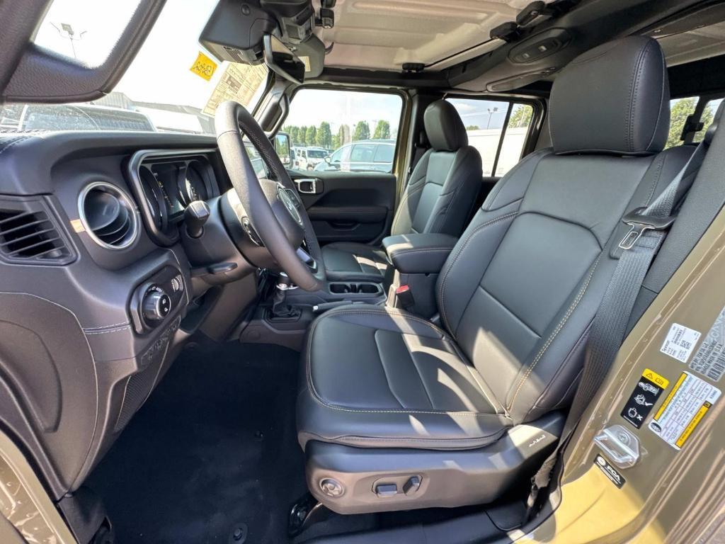 new 2025 Jeep Gladiator car, priced at $46,567