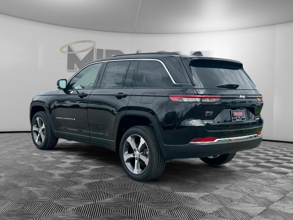 new 2024 Jeep Grand Cherokee car, priced at $49,500