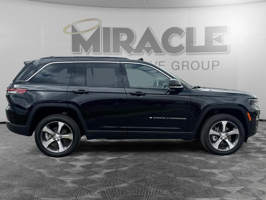 new 2024 Jeep Grand Cherokee car, priced at $49,500