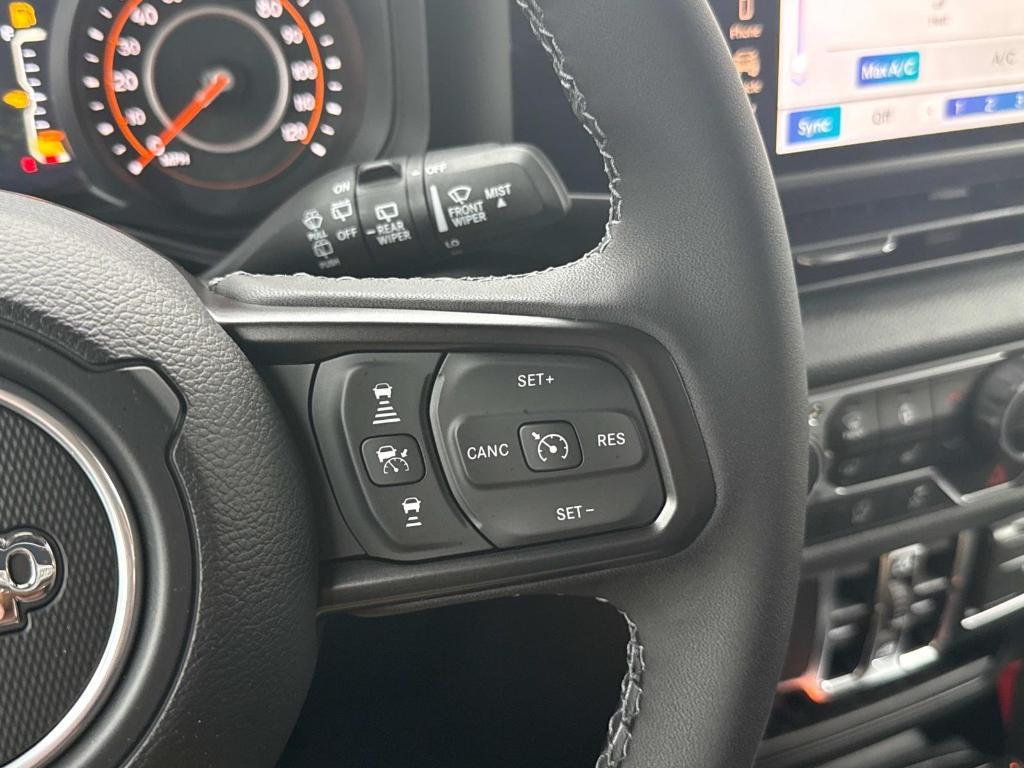 new 2025 Jeep Wrangler car, priced at $48,662