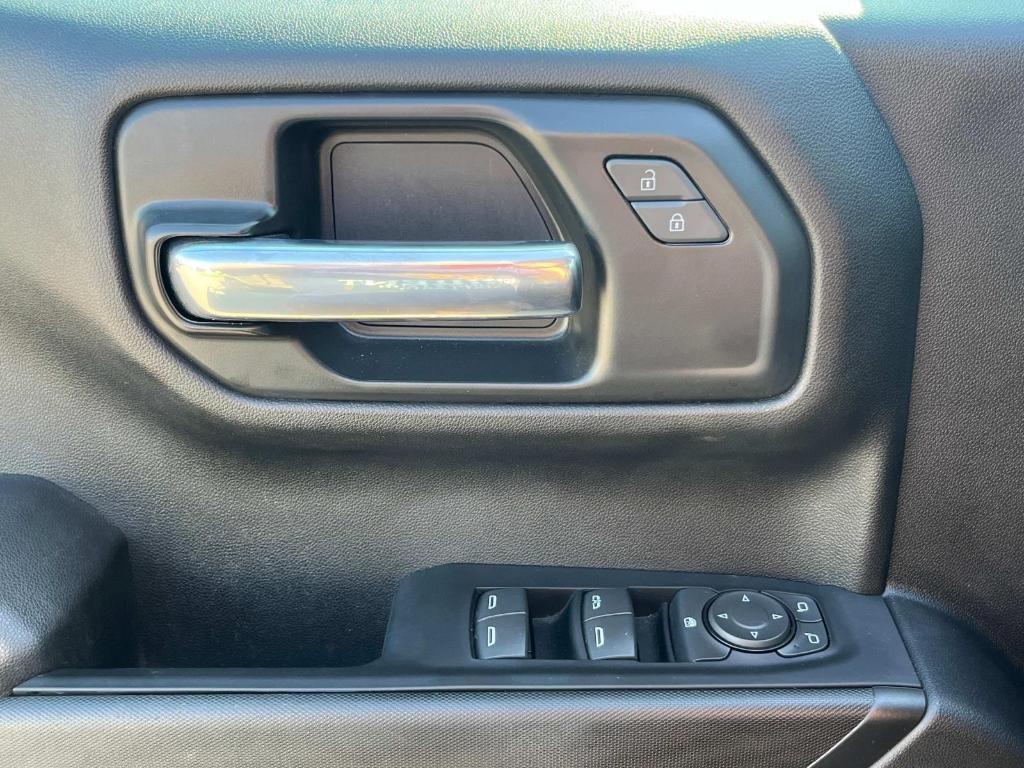 used 2022 Chevrolet Silverado 1500 car, priced at $32,400