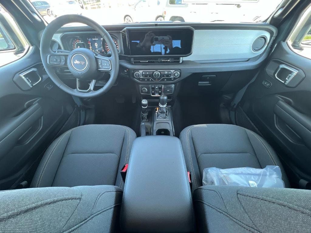 new 2025 Jeep Gladiator car, priced at $45,392