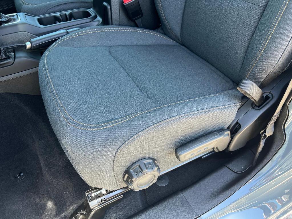 new 2025 Jeep Gladiator car, priced at $45,392
