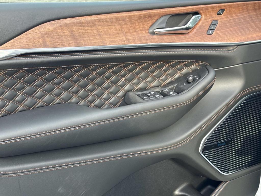 new 2025 Jeep Grand Cherokee L car, priced at $72,830