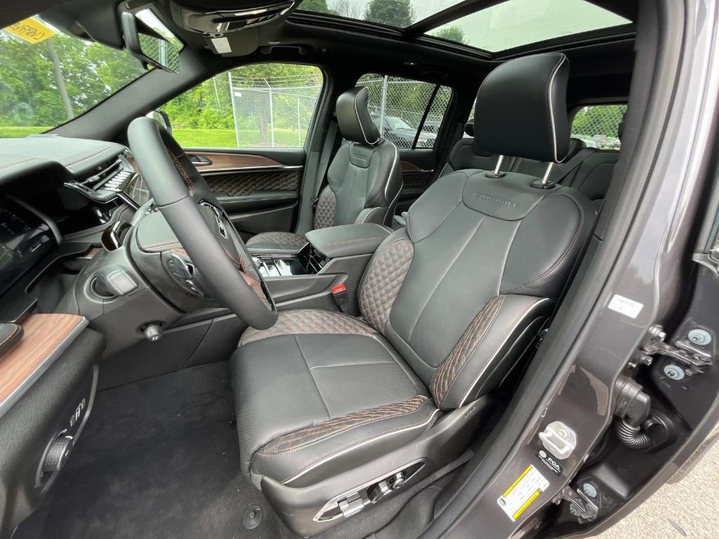new 2025 Jeep Grand Cherokee car, priced at $63,834