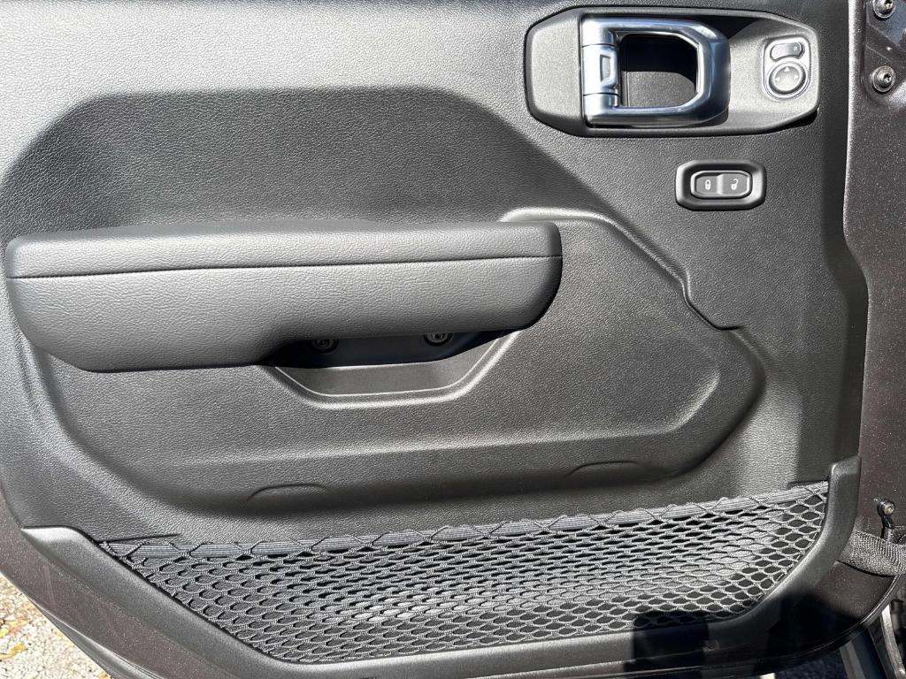 new 2026 Jeep Gladiator car, priced at $60,603