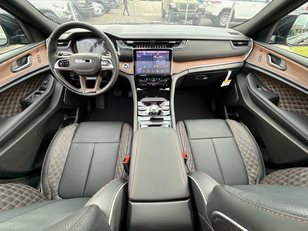 new 2025 Jeep Grand Cherokee car, priced at $54,972