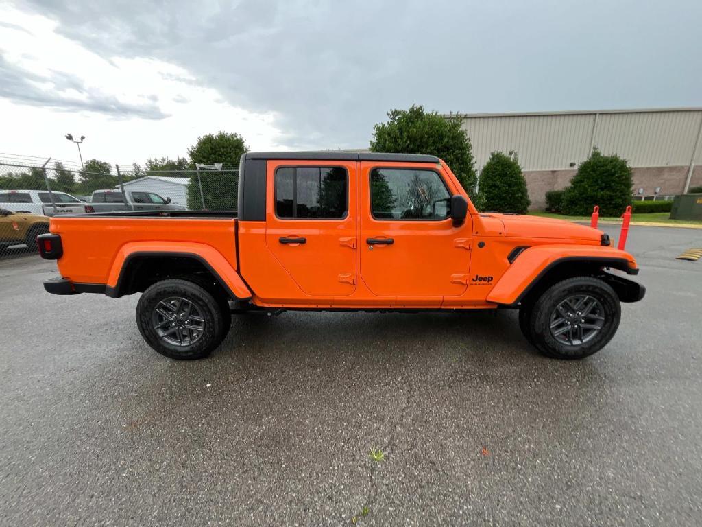 new 2025 Jeep Gladiator car, priced at $45,845