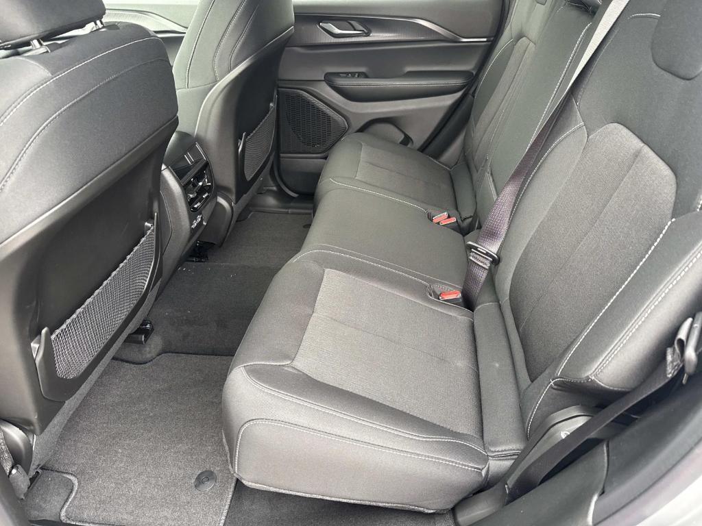 new 2025 Jeep Grand Cherokee car