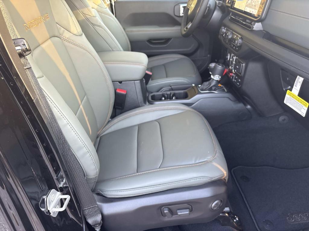 new 2025 Jeep Gladiator car, priced at $65,280