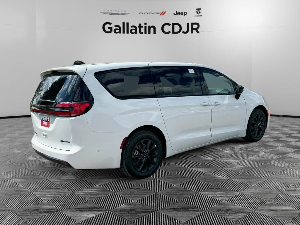 new 2024 Chrysler Pacifica Hybrid car, priced at $53,000