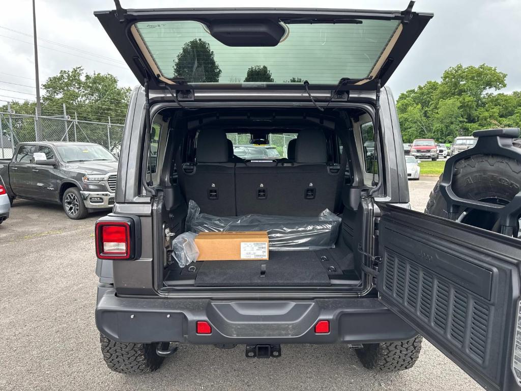 new 2025 Jeep Wrangler car, priced at $59,870