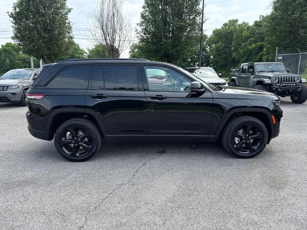 new 2025 Jeep Grand Cherokee car, priced at $48,431