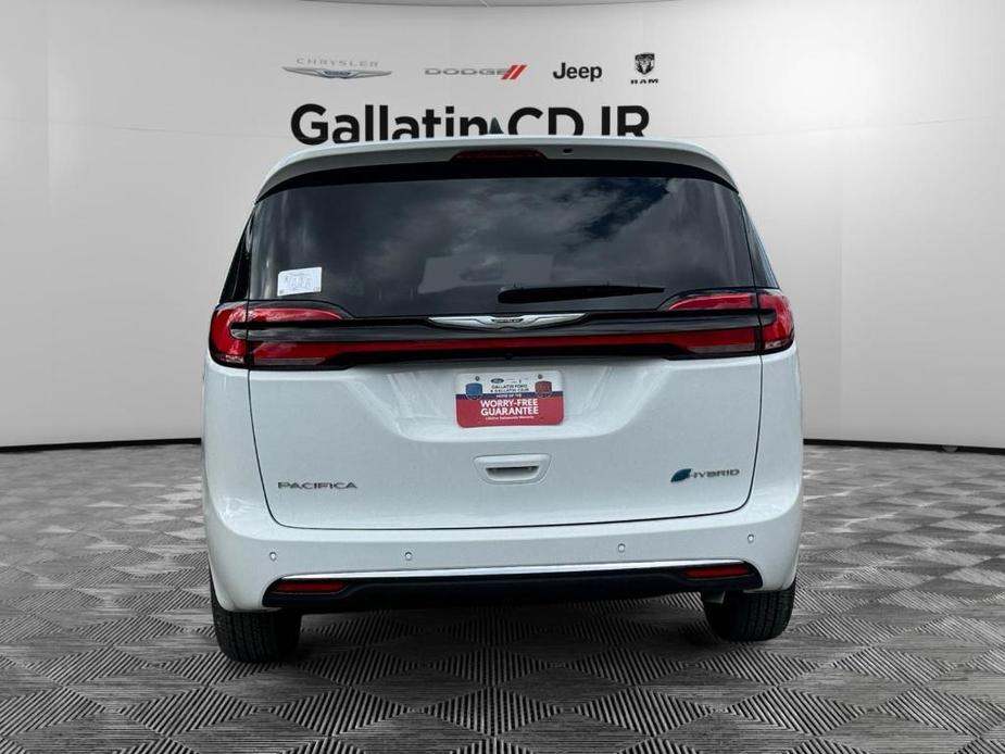 new 2024 Chrysler Pacifica Hybrid car, priced at $50,899