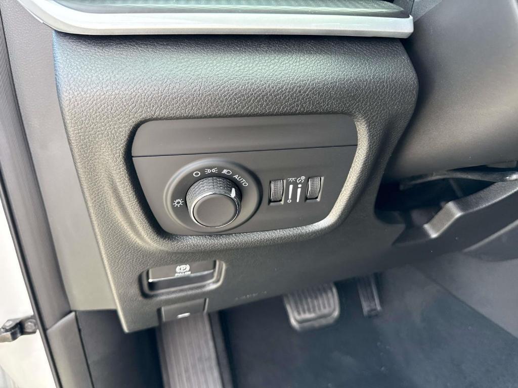 new 2025 Jeep Grand Cherokee car, priced at $48,775