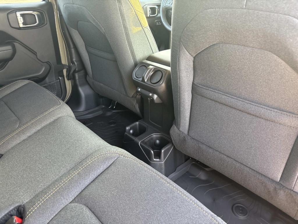 new 2025 Jeep Gladiator car, priced at $43,396