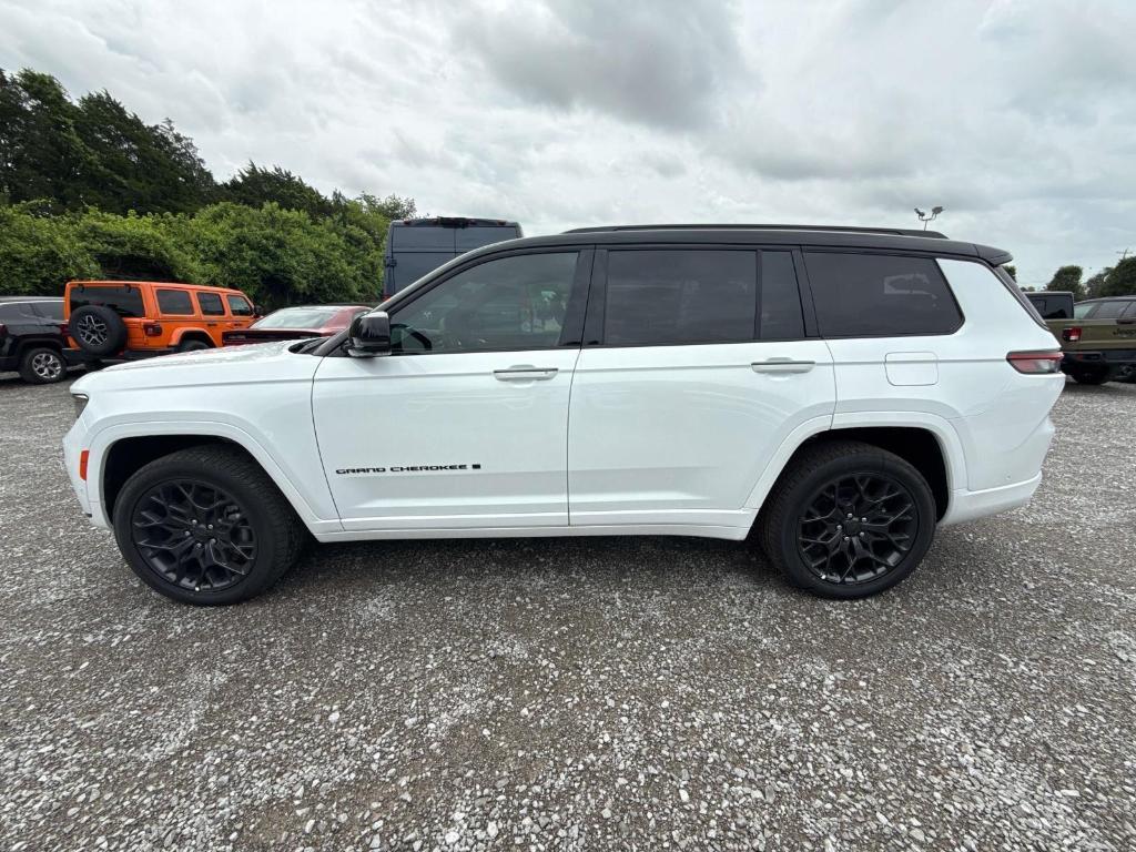 new 2025 Jeep Grand Cherokee L car, priced at $61,689