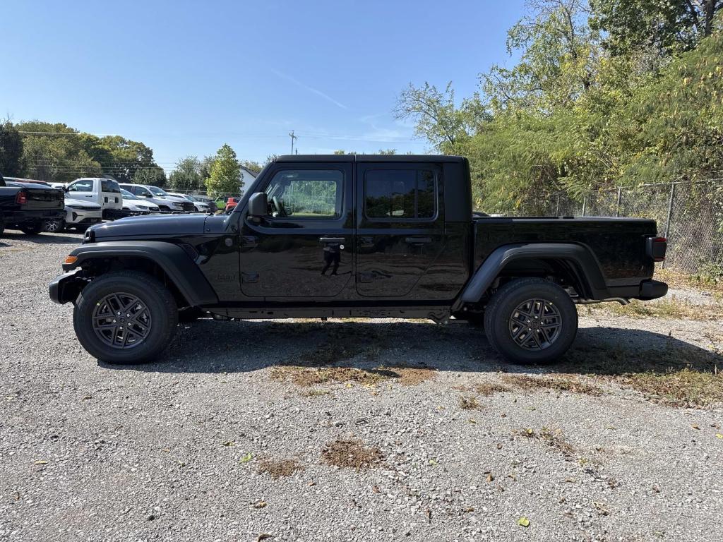 new 2025 Jeep Gladiator car, priced at $45,368