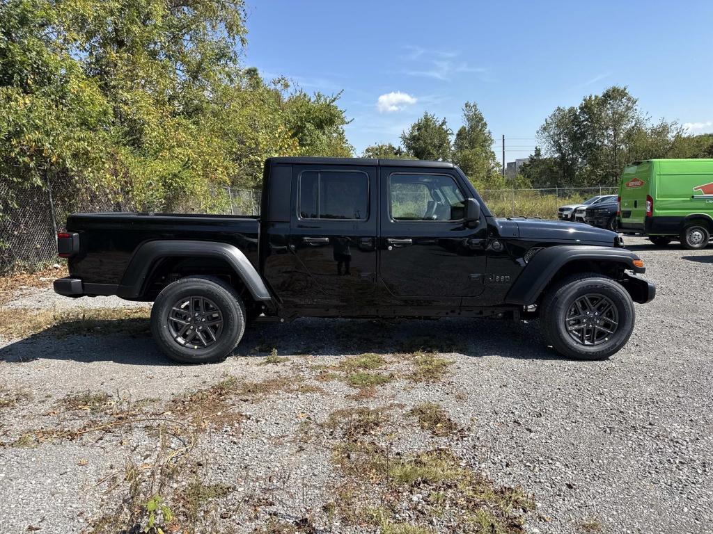 new 2025 Jeep Gladiator car, priced at $45,368