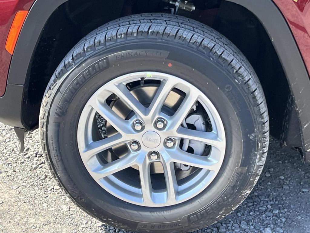 new 2025 Jeep Grand Cherokee car, priced at $39,828