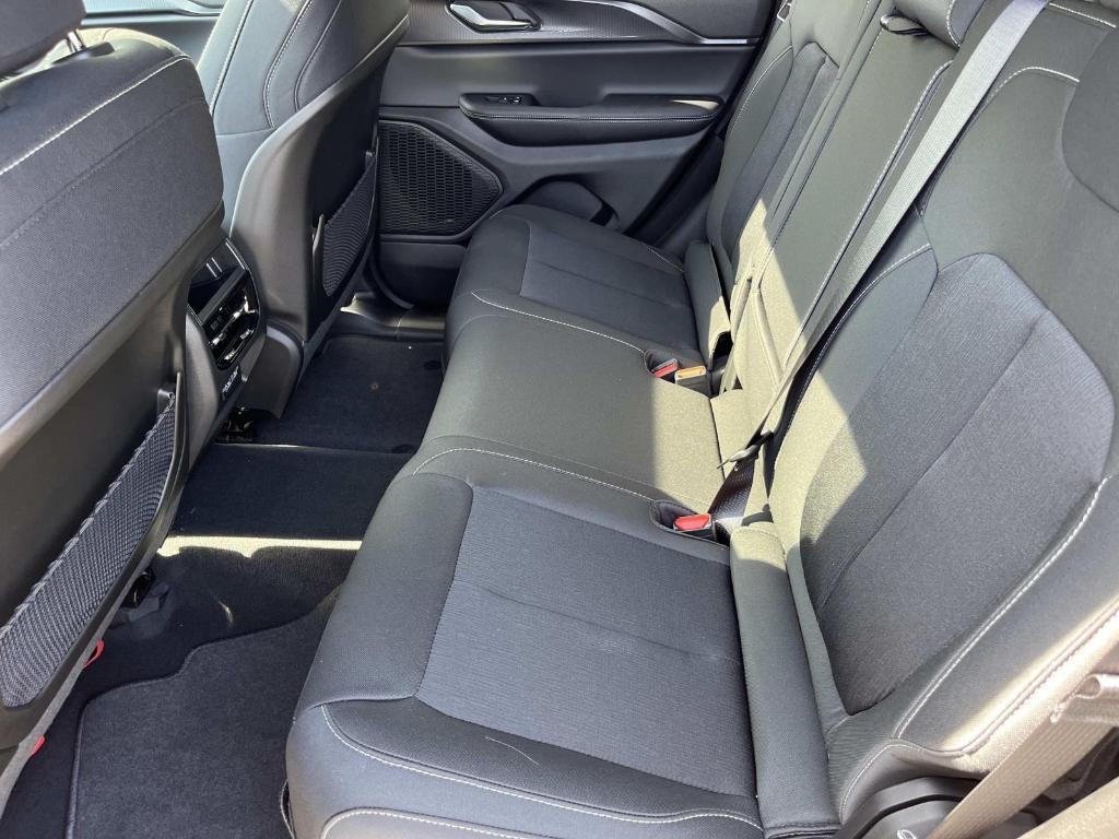 new 2025 Jeep Grand Cherokee car, priced at $39,828