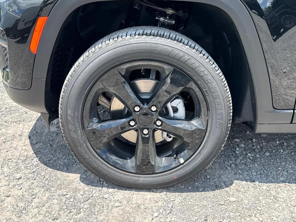 new 2025 Jeep Grand Cherokee car, priced at $40,505