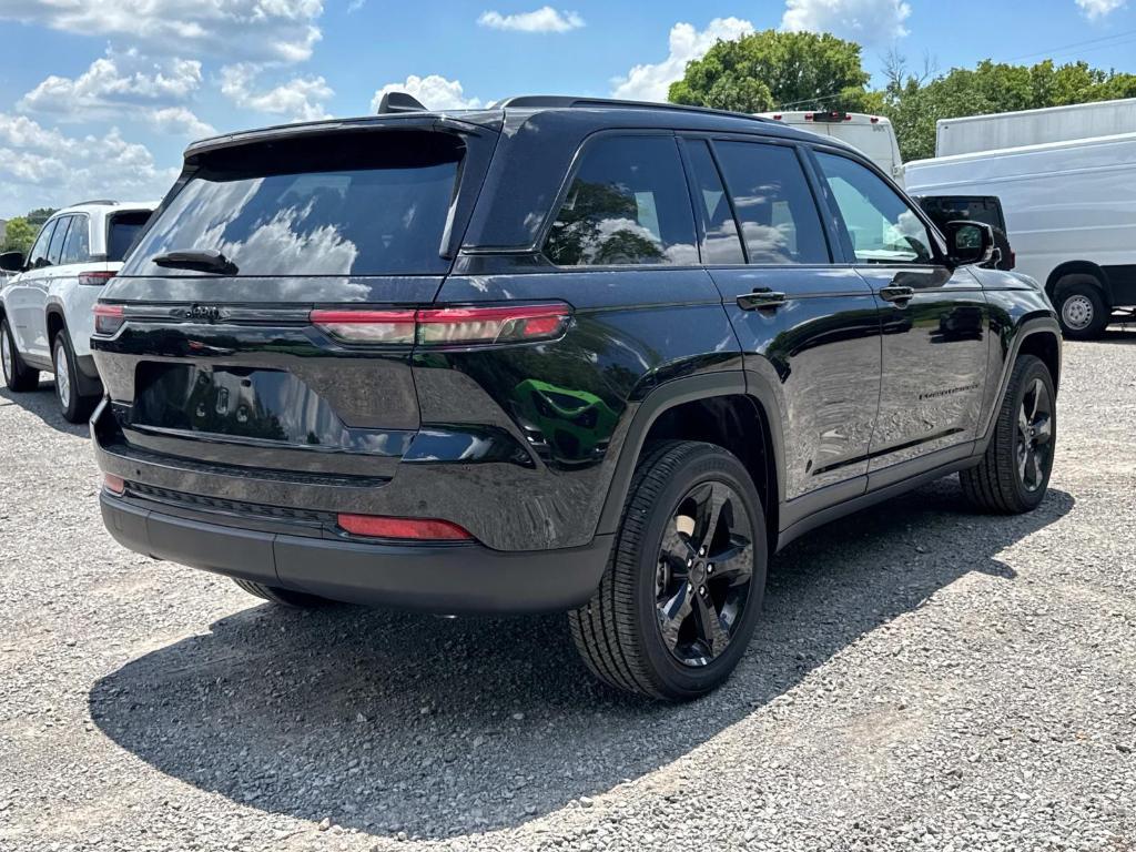 new 2025 Jeep Grand Cherokee car, priced at $40,505