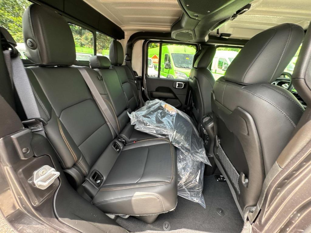new 2025 Jeep Gladiator car, priced at $45,459
