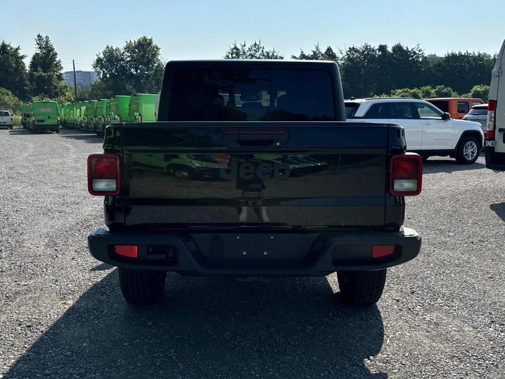 new 2025 Jeep Gladiator car, priced at $46,089