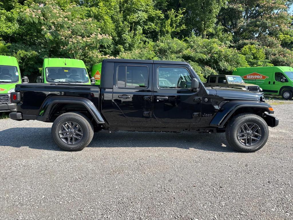 new 2025 Jeep Gladiator car, priced at $44,589