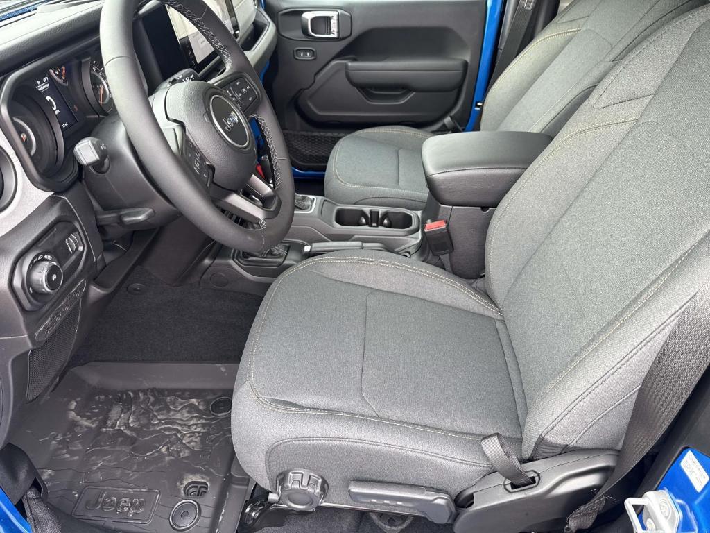 new 2026 Jeep Wrangler car, priced at $40,925