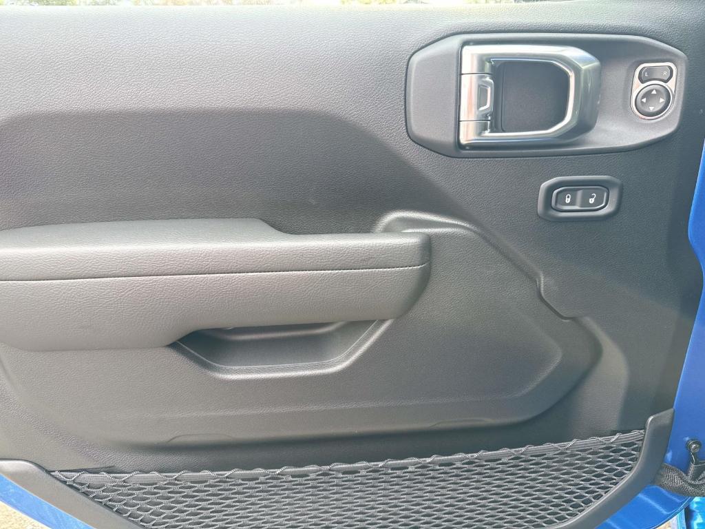 new 2026 Jeep Wrangler car, priced at $40,925