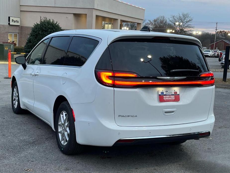 new 2025 Chrysler Pacifica car, priced at $38,760