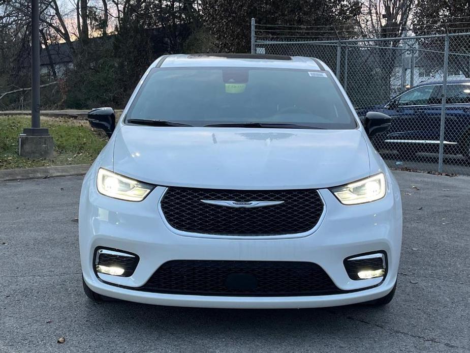 new 2025 Chrysler Pacifica car, priced at $38,760