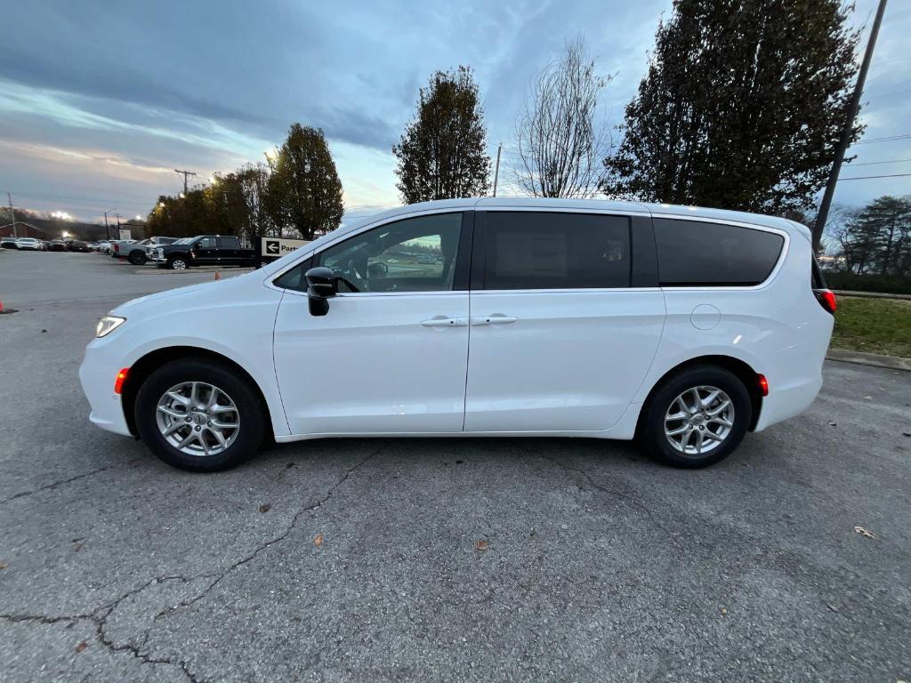 new 2025 Chrysler Pacifica car, priced at $38,760