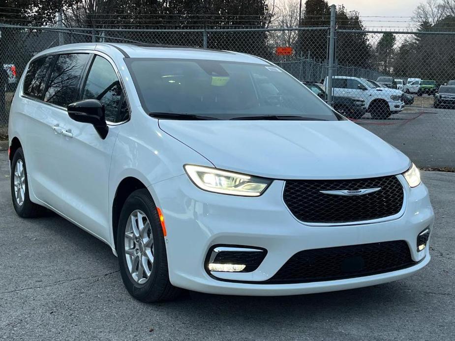 new 2025 Chrysler Pacifica car, priced at $38,760