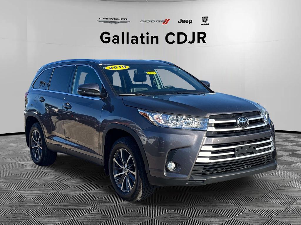 used 2019 Toyota Highlander car, priced at $27,944