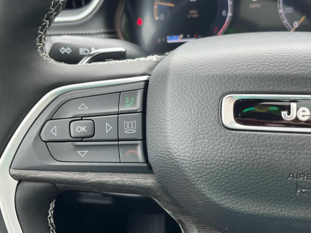 new 2025 Jeep Grand Cherokee car, priced at $46,101