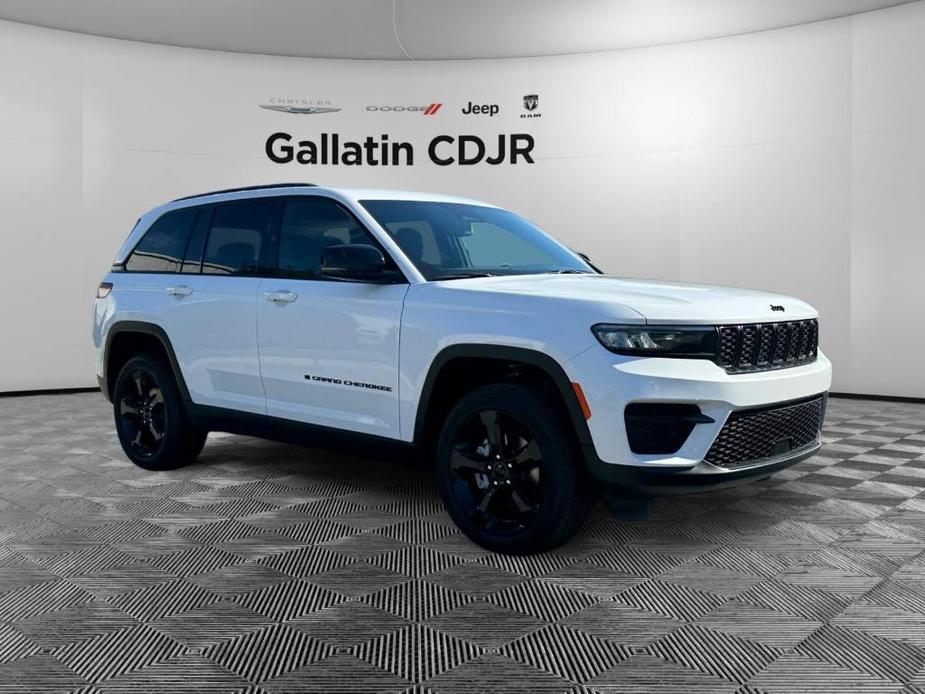 new 2024 Jeep Grand Cherokee car, priced at $42,500