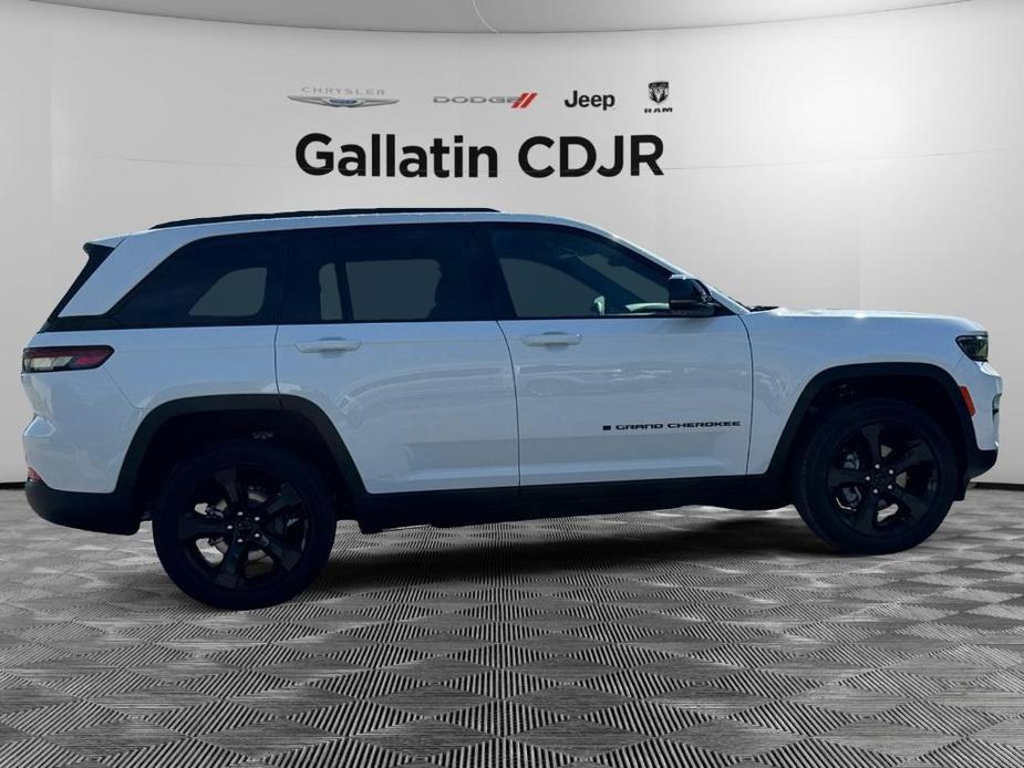 new 2024 Jeep Grand Cherokee car, priced at $42,500