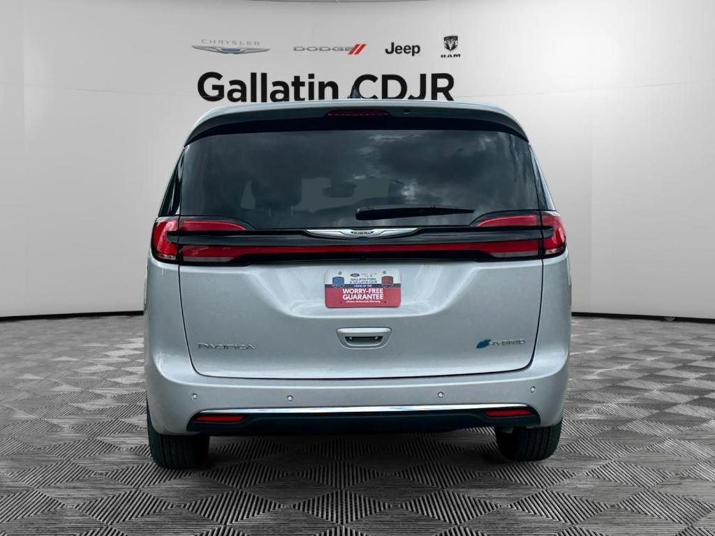 new 2024 Chrysler Pacifica Hybrid car, priced at $47,441