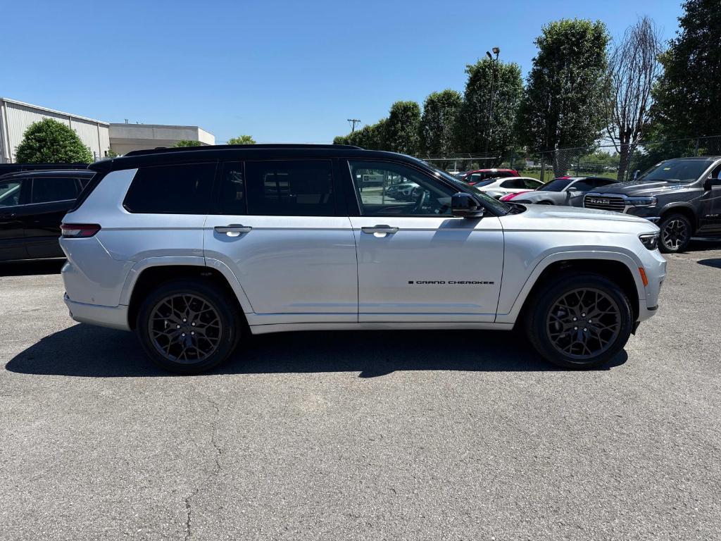 new 2025 Jeep Grand Cherokee L car, priced at $67,228