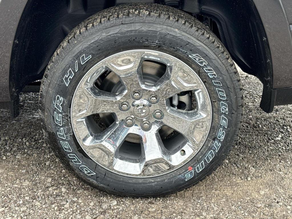new 2025 Ram 1500 car, priced at $45,572