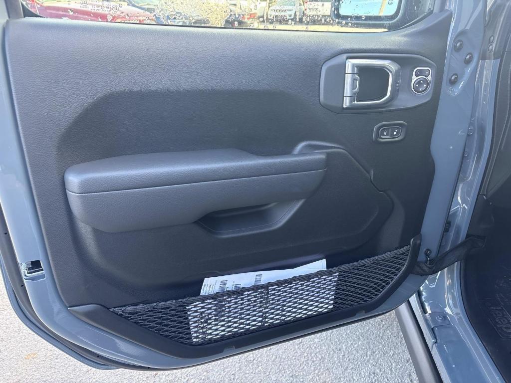 new 2026 Jeep Gladiator car, priced at $63,780