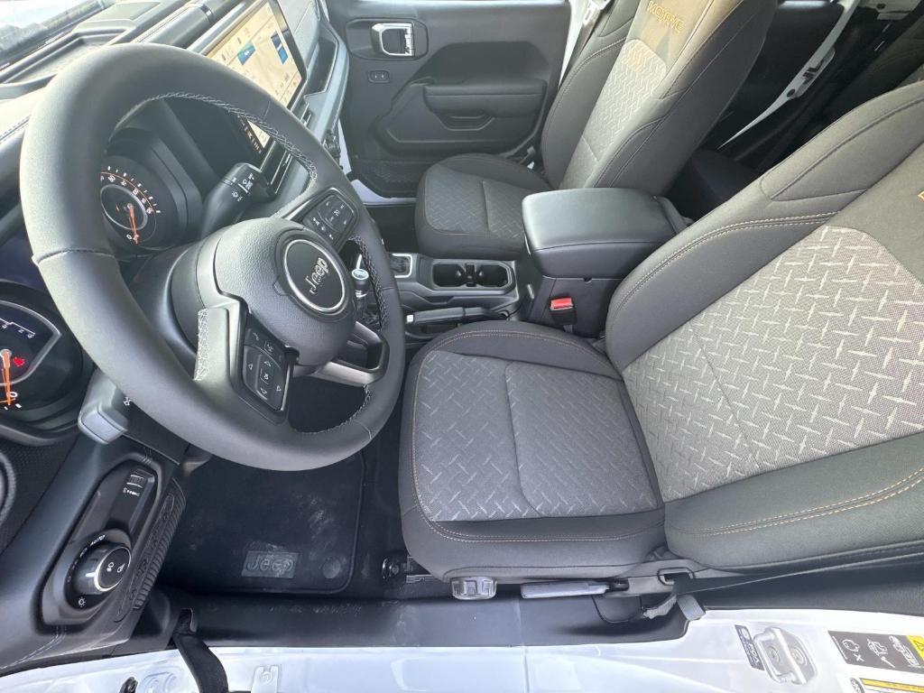 new 2025 Jeep Gladiator car, priced at $51,521