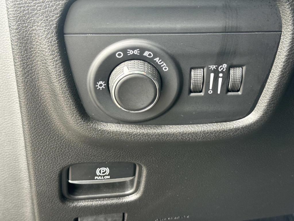 used 2023 Jeep Grand Cherokee L car, priced at $22,985