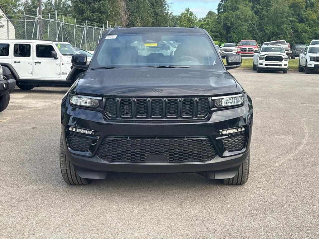 new 2025 Jeep Grand Cherokee car, priced at $45,702