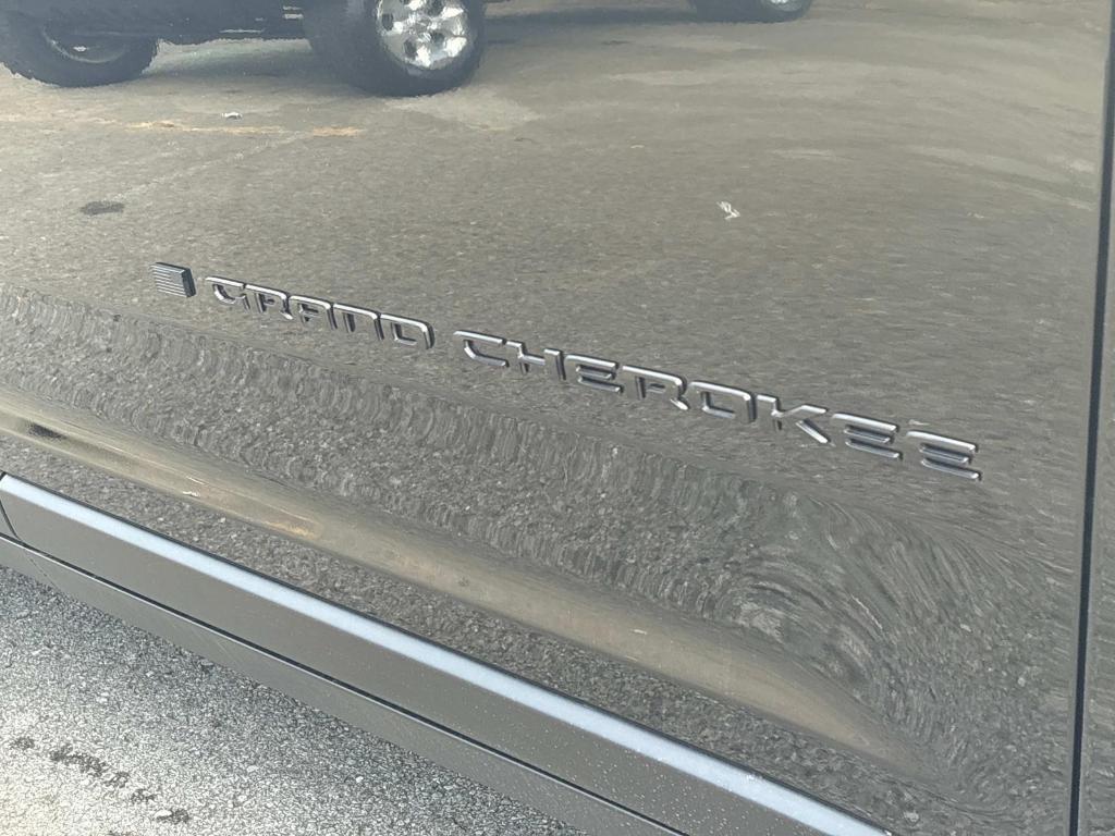 new 2025 Jeep Grand Cherokee car, priced at $45,702